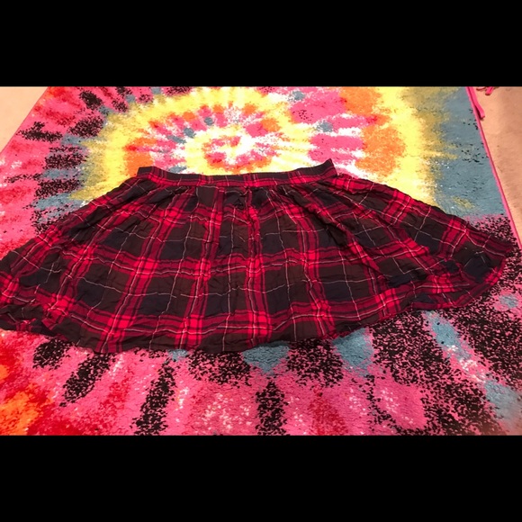 Plaid Skirt - Picture 3 of 4